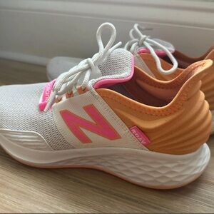 newblance roav sneakers
